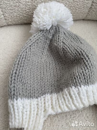 Шапка детская с помпонами