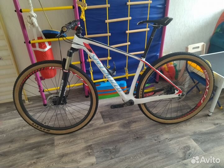 Велосипед карбоновый 29 Specialized stumpjumper