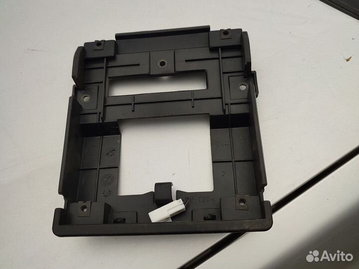 Фиат Пунто крепление потолочного светильника