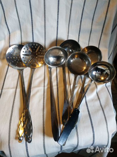 Половники вилки ложки ножи