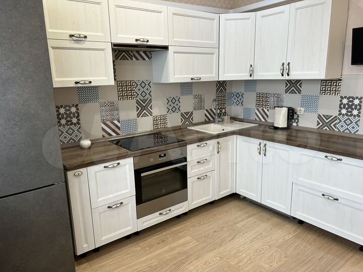 2-к. квартира, 72 м², 14/16 эт.