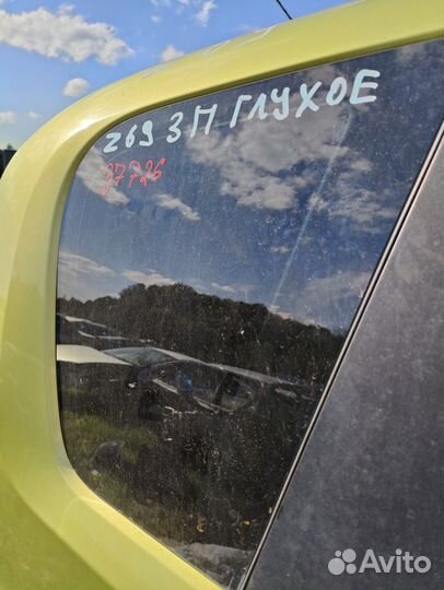 Стекло глухое заднее правое Citroen C3 Picasso