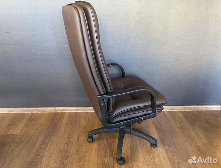 Офисное кресло новое