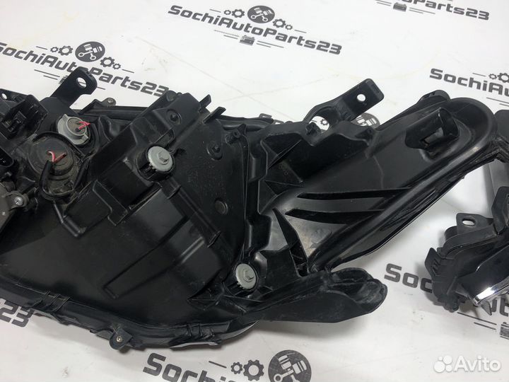 Фары Toyota Camry V70 с одной полосой