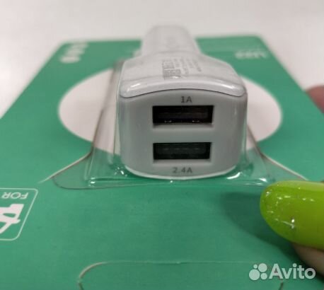 Автомобильное зарядное устройство