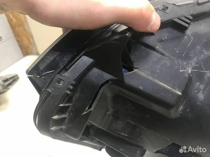 Фара правая Volkswagen Transporter