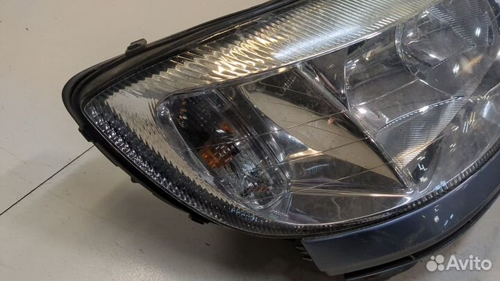 Фара (передняя) правая Opel Zafira A