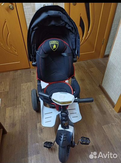 Трехколесный велосипед с родительской ручкой