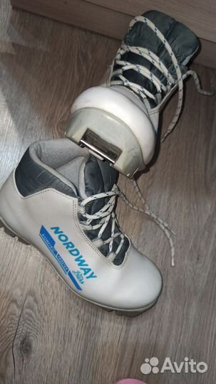 Лыжные ботинки