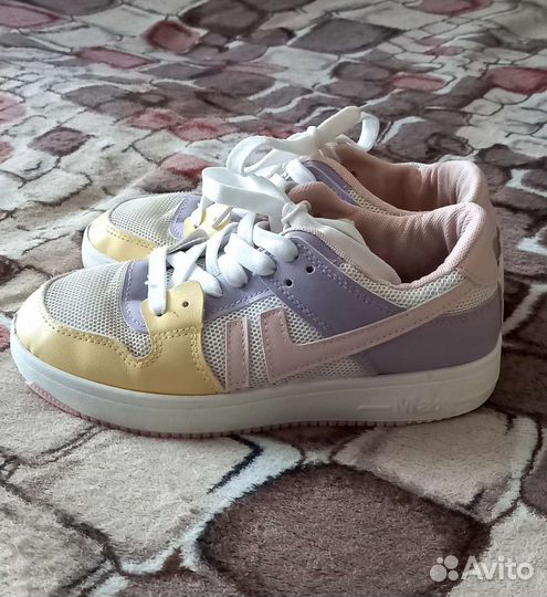 Кроссовки 36 для девочки