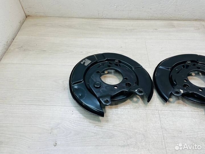 Щит опорный задний пара Nissan X-trail 32