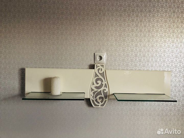 Полка настенная и стол