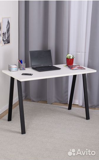 Письменный стол