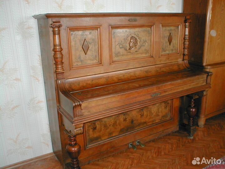 Немецкое антикварное пианино фирмы «Rich. Becher»