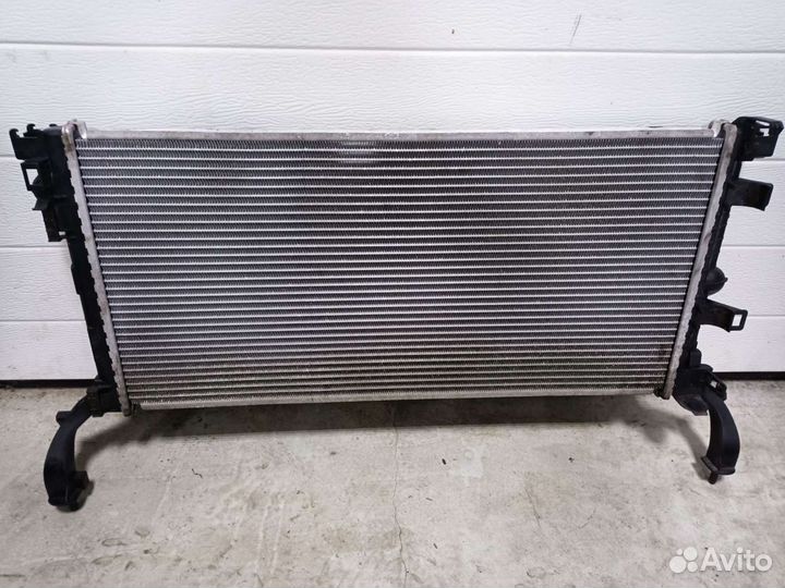 Радиатор охлаждения 1.5 дизель Renault Laguna 3