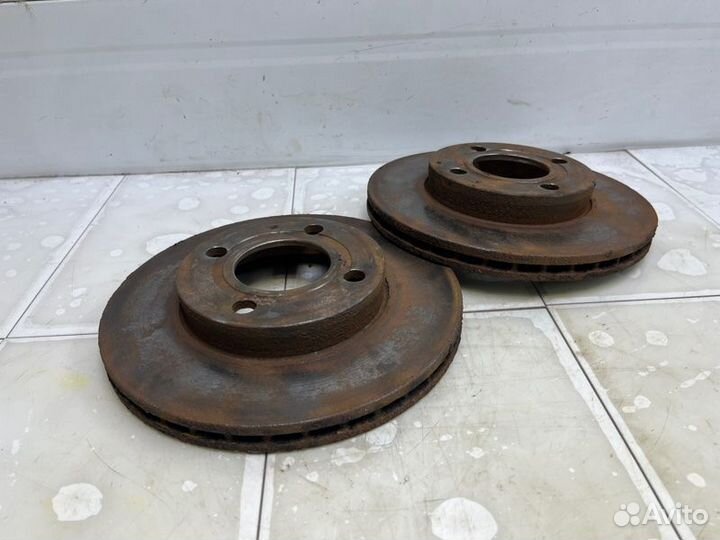 Диск тормозной передний Audi 90 B3 NG 1989