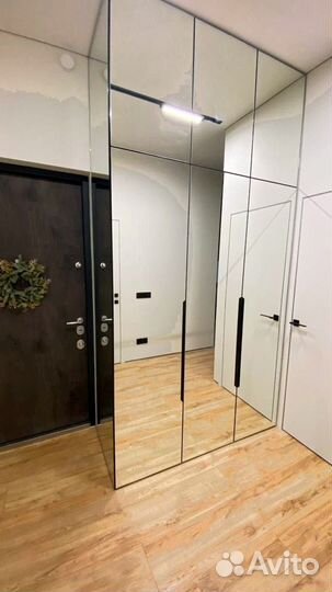 Шкаф с зеркалом распашные двери