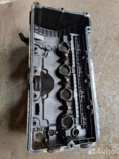 Крышка клапанов на BMW E65 E66