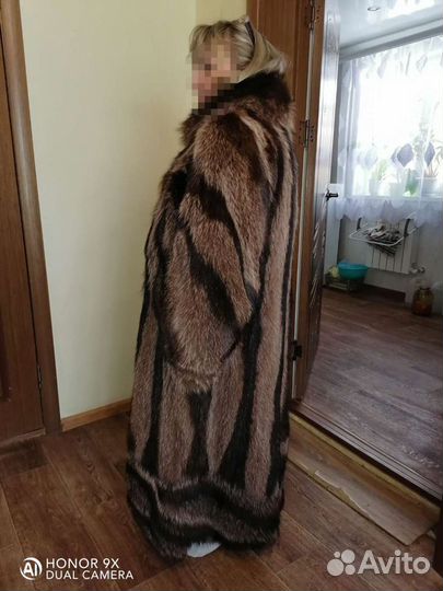 Шуба из енота