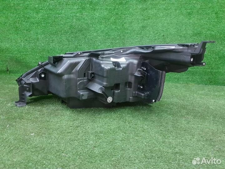 Фара правая Lexus LX570