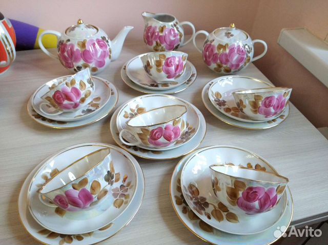 Чайный сервиз агашки дулево. Чайник и пиала фарфоровый. Сервиз дулево агашка. Агашка дулевский фарфор чашка. Чайный сервиз дулево агашки розы.