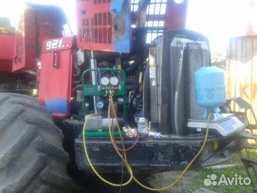 Кондиционер для грузового автомобиля. Утечка фреона автокондиционера. Заправка кондиционера комбайн. Заправка кондиционера авто. Заправка кондиционера комбайн.