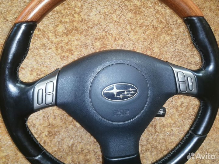 Руль Субару Момо