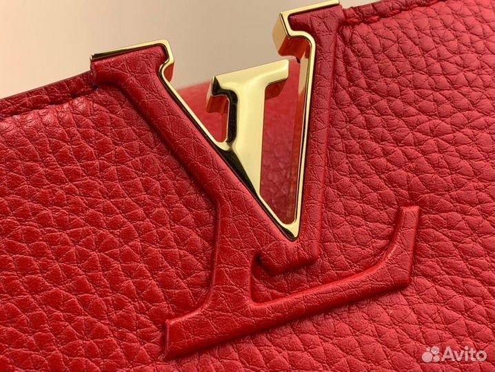 Сумка Louis Vuitton Capucines Mini