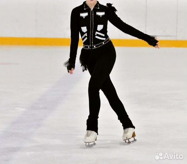 Костюм для фигурного катания 152