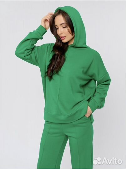 Женский спортивный костюм