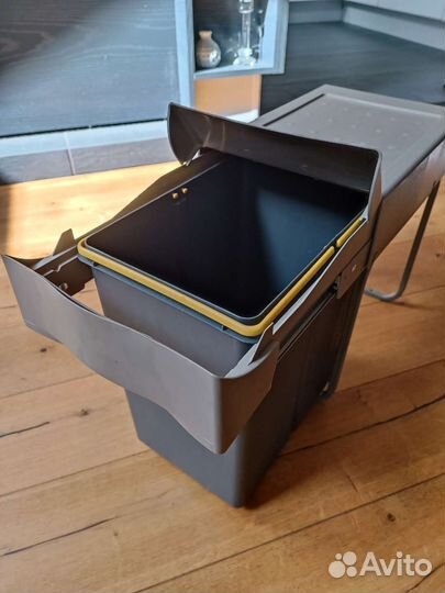 Выдвижное мусорное ведро