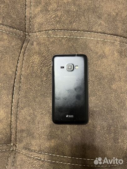 Телефон Samsung j1