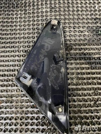 Накладка крепления зеркала передняя правая Honda
