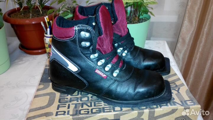 Ботинки лыжные