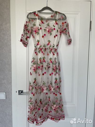 Платье нарядное летнее женское