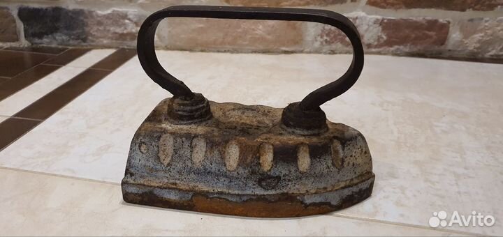 Утюг чугунный