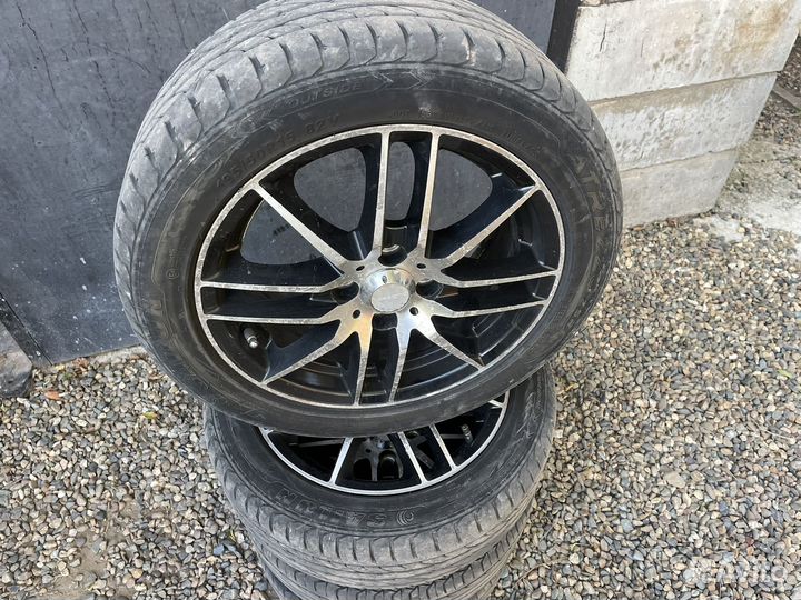 Продаю комплект литых колес R-15 4/98