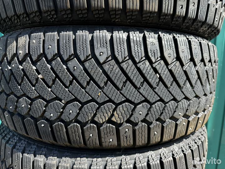 Gislaved Nord Frost 200 215/55 R17