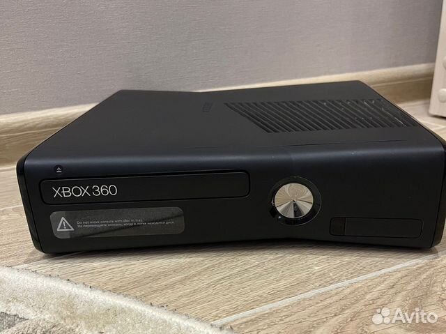 Xbox 360 с джойстиком