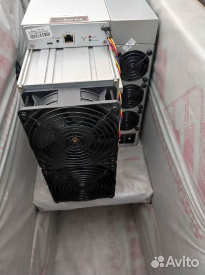 Asic майнер Bitmain Antminer S19