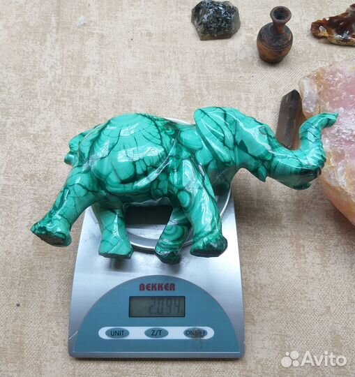 Слон из малахита, вес 2094 г размеры 26 х 14 см