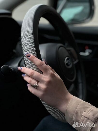 Оплетка руля со Стразами Белая R1505