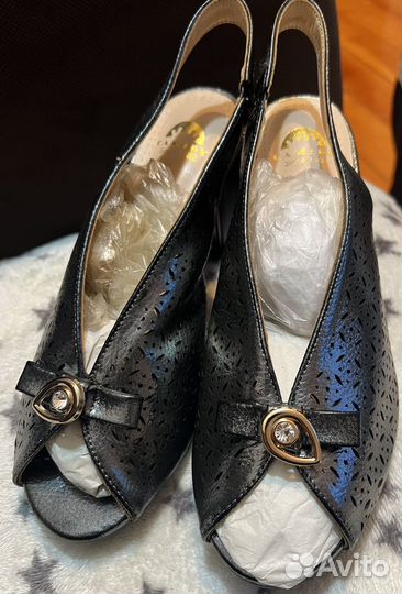 Босоножки женские