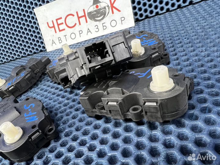 Моторчик заслонки печки VW Touareg NF 2/ FL