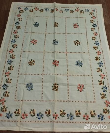 Скатерть. Винтаж. Ручная вышивка. 1956 г