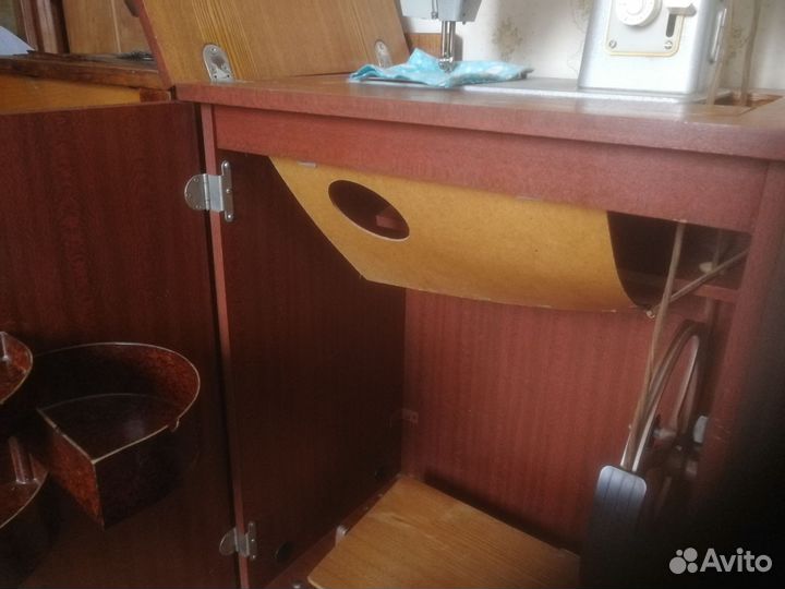 Швейная машина Подольск 142