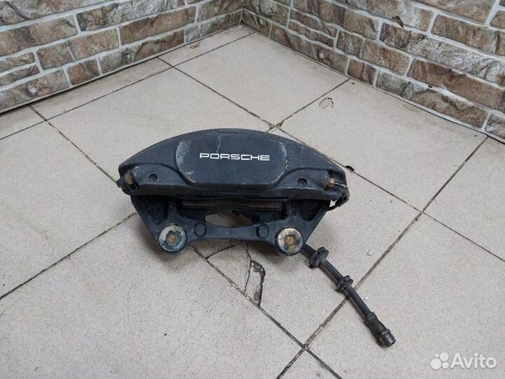 Суппорт тормозной передний правый Porsche Macan S