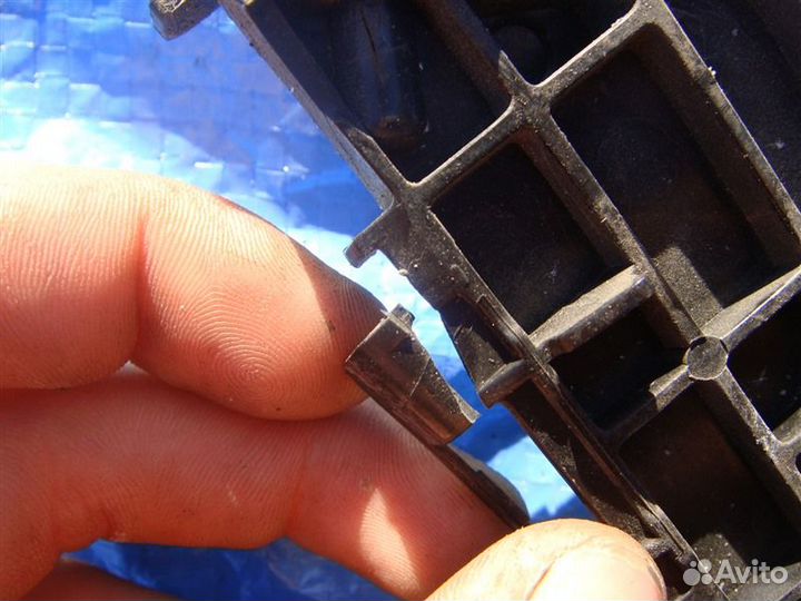 Крепление бампера заднее левое Lexus Rx450H GYL16