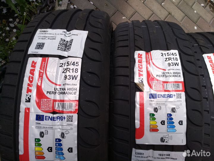 Tigar UHP Ultra High Performance 215/45 R18 93W