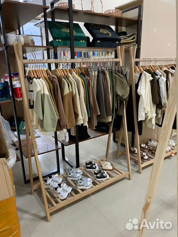 Рейлы деревянные. Напольные вешалки